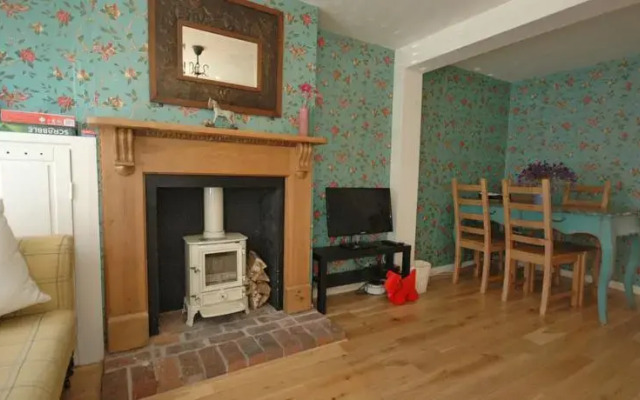Chandelier Cottage