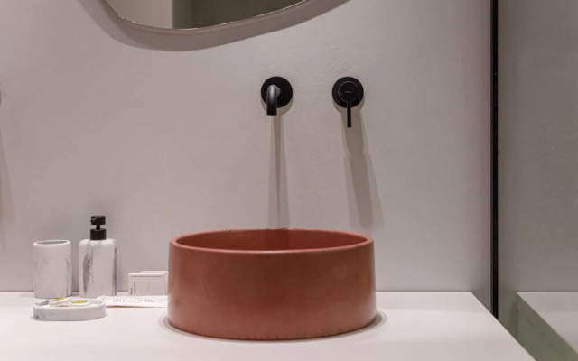 Acropolis White Key Residence