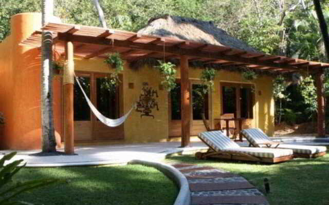 El Tamarindo Beach & Golf Resort