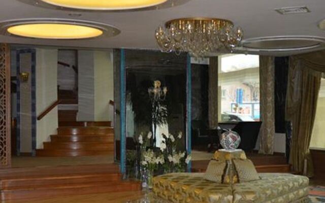 Tilmen Hotel