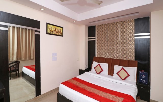 OYO 13299 Hotel Blue Pearl