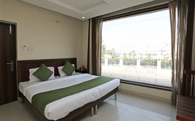 OYO 1355 Hotel Dream