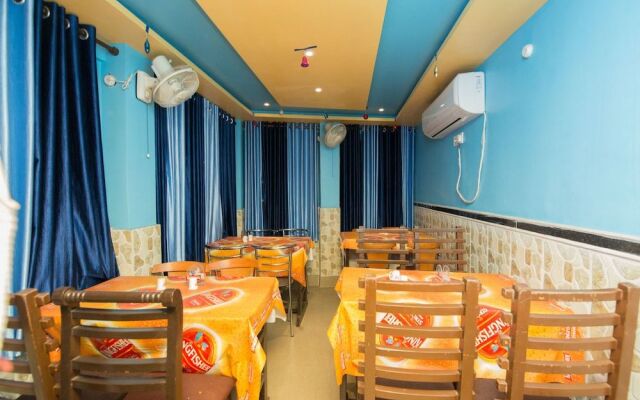 OYO 12803 Moon Light Hotel