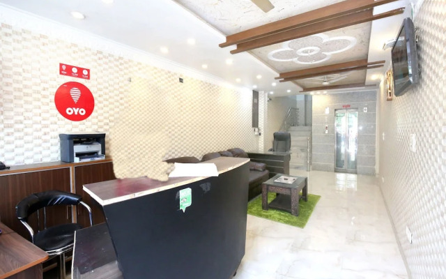 OYO 82931 Hotel Modern Palace