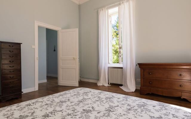 Upscale Mansion in Brouchaud With Views Across Private Pool