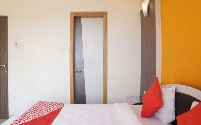 OYO Flagship 24766 Hotel Sonai Palace