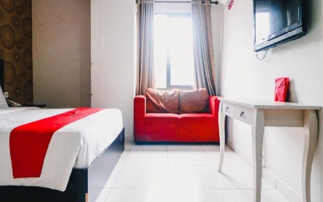 RedDoorz Plus near Cambridge City Square