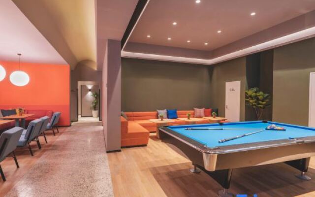 base FUXING Serviced Apartment