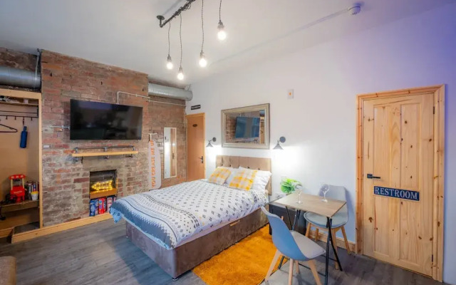 Industrial Studio Near Headingley Stadium