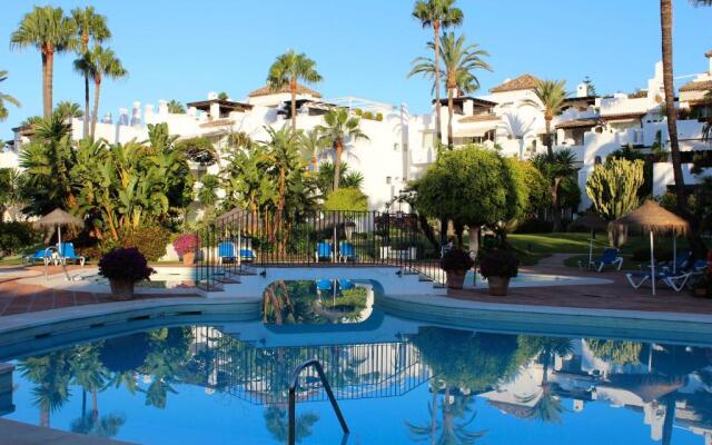Alcazaba Beach Apartment 3302