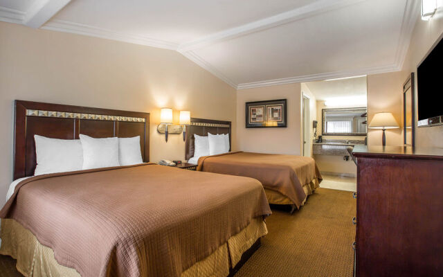 Rodeway Inn Near Legoland