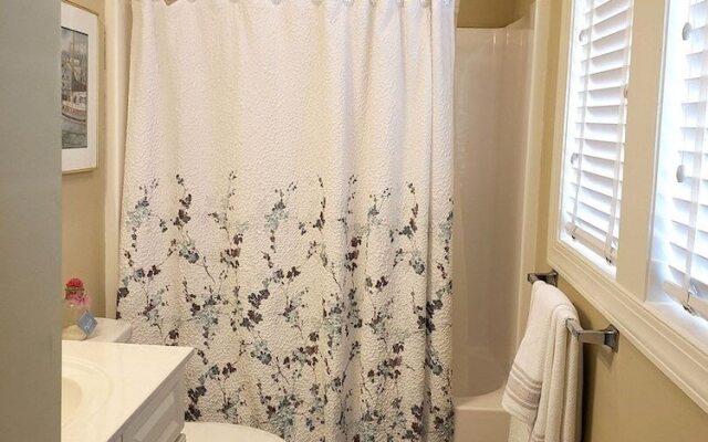 The White - 3 Br Home