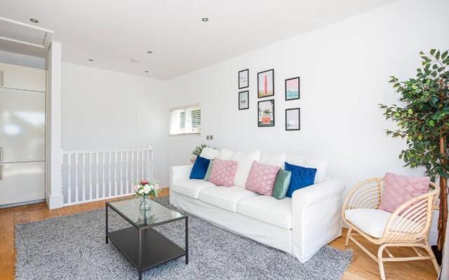 Estuary View by Sorted Stay