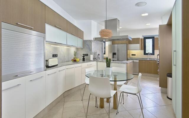 Villa Sunset Deluxe Live Luxury Lifestyle in Ibiza