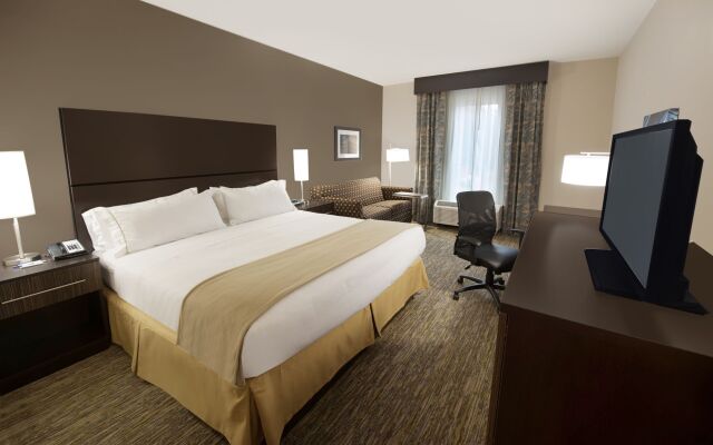 Holiday Inn Express Fredericksburg Southpoint, an IHG Hotel