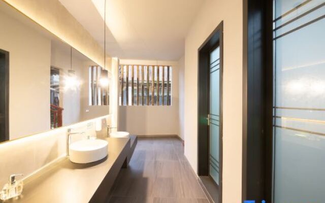 Qingcheng Houshan ·Yueting Lanshe Hot Spring Homestay