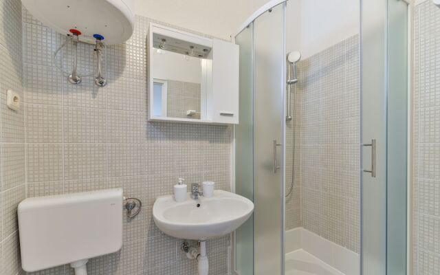 Apartments Salitrežić