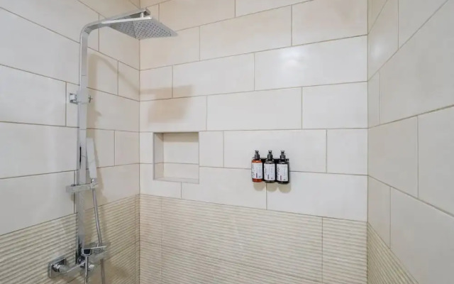 w Majestic 1BR w Fantastic Deco in Casco View