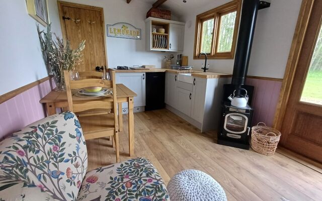 The Heartwood - Luxury Cabin Near York