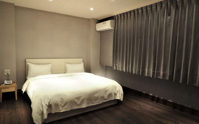 Day Chen Hotel