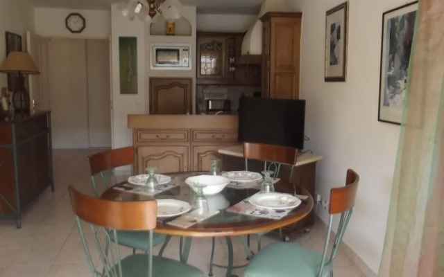 Appartement 4 personnes avec terrasse et parking quartier du Port de Nice