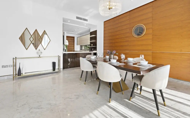 WelHome - Luxe Villa With Private Pool Near The Beach