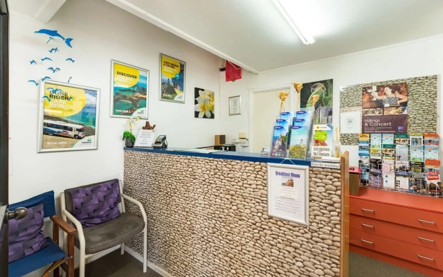 Dolphin Motel