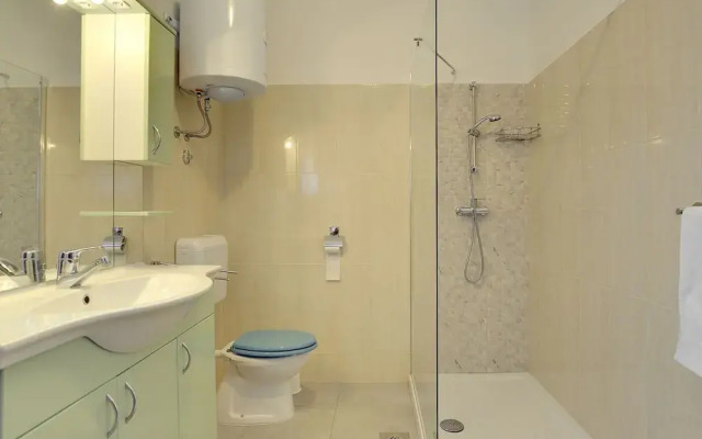 Quaint Apartment With Garden in Medulin