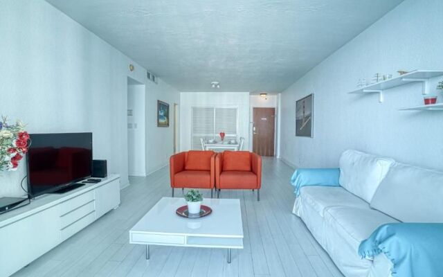 The Tides on Miami Hollywood