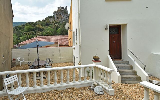 Quaint Holiday Home in Languedoc-roussillon With Garden