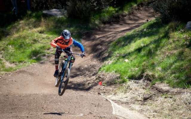 Rimrock - Superior waterfront home