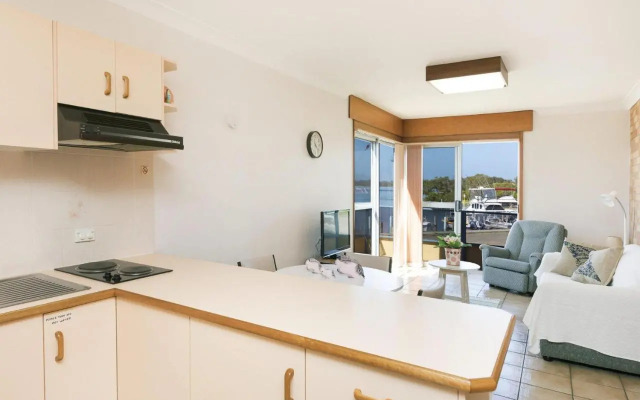 Fairholme 12