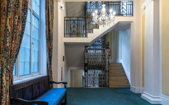 hotelImage