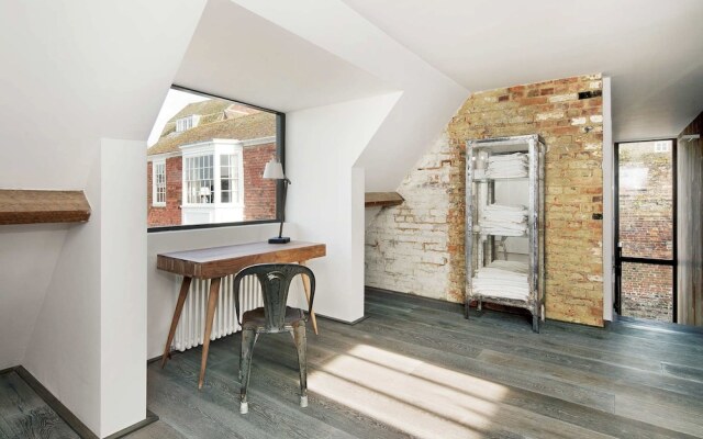 Stylish St John Conversion in the Centre of Rye