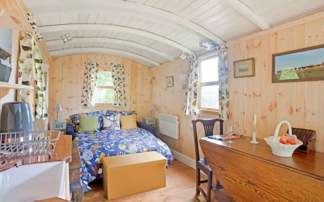 Holiday Home With Hill View & Garden