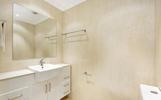 South Pacific Apartments Port Macquarie - Image 7