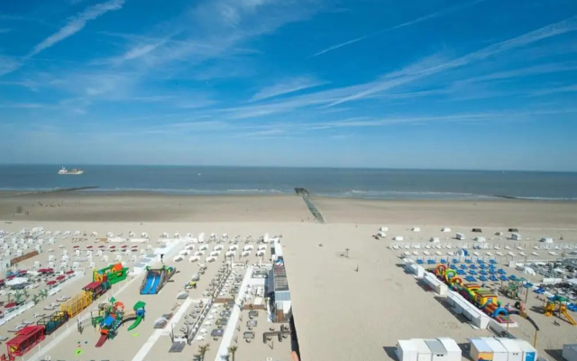 Flat in Blankenberge With Ocean Views
