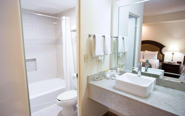 Best Western Plus Monterrey Colon