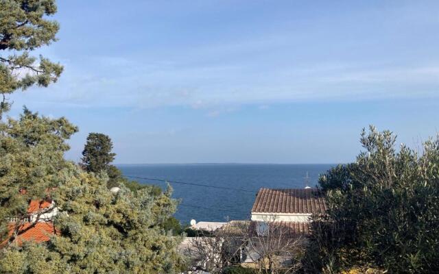 Valdarke Sea View Apartment
