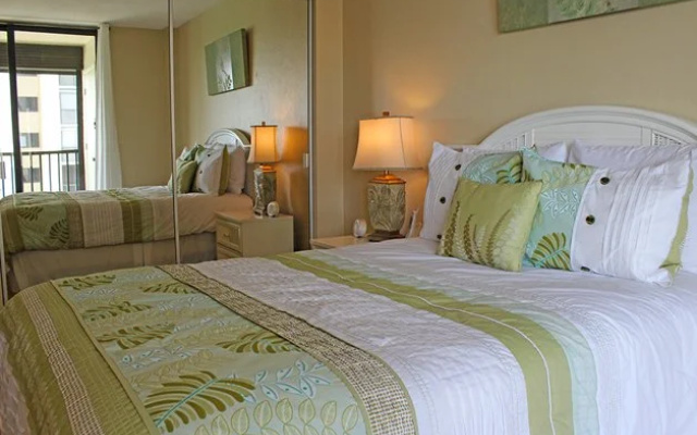 Bay Harbor Club 5A - 2 Br Condo
