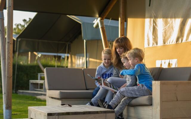 Well Furnished Tent Lodge with Terrace near Veluwe