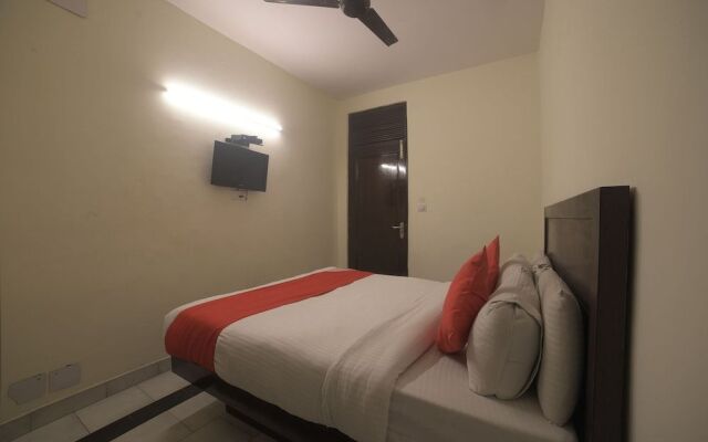 OYO 31020 Hotel Gaylord