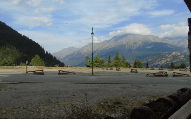 Lou Services Apartment CB3 LSI 001