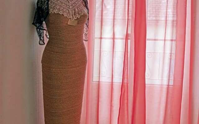 Autrefois la Modiste (Adults Only)