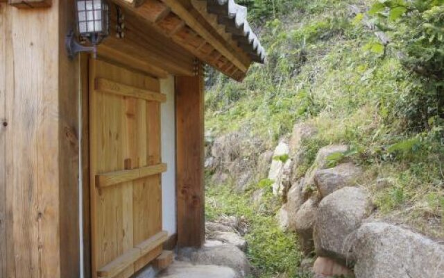 Korean Traditional House - Chungnokdang