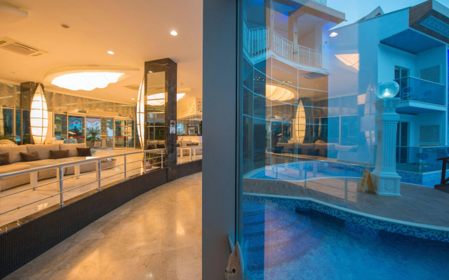 Ocean Blue High Class