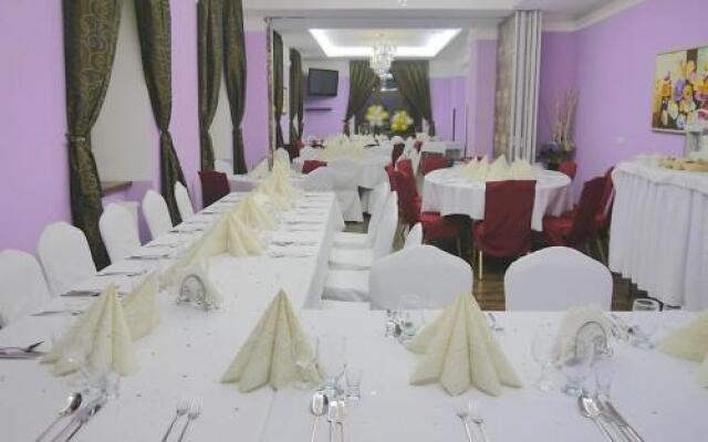 Hotel. Stacja nad Kwisą