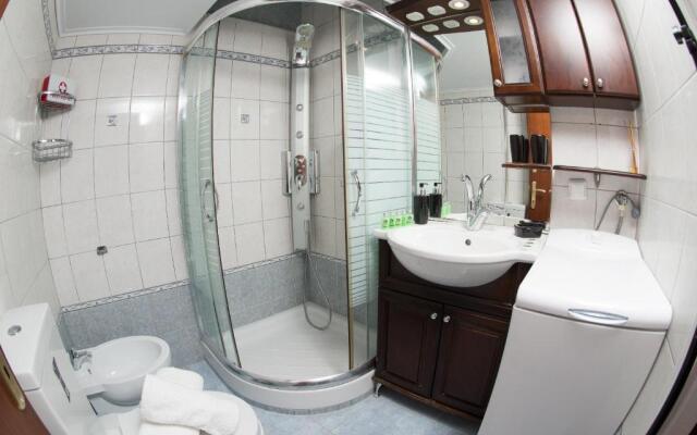 Théa Apartment