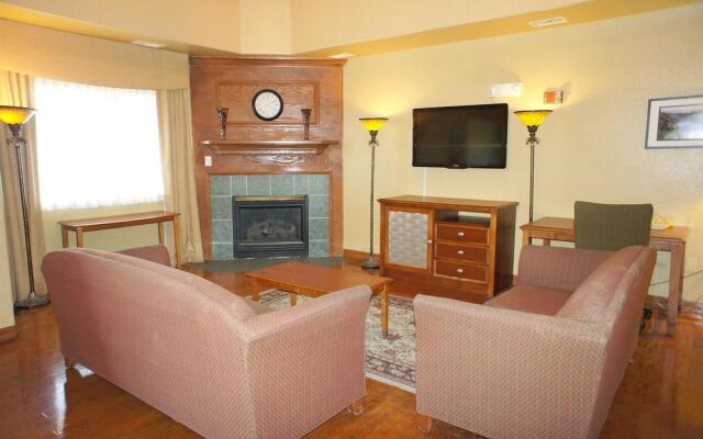 La Quinta Inn & Suites Westminster Promenade