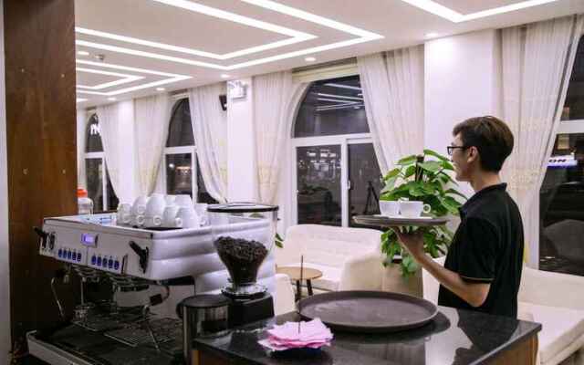 Vinh Hoi Hotel